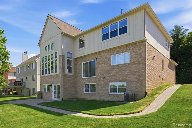 16565 Sherwood Lane, Northville, MI 48168