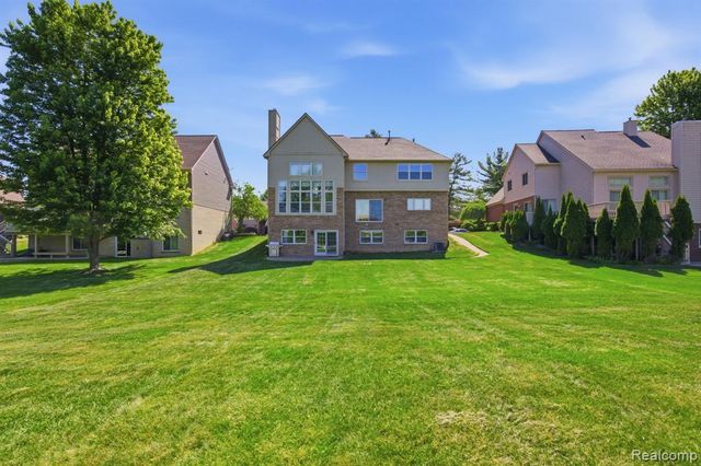 16565 Sherwood Lane, Northville, MI 48168