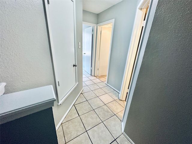 5305 Woodland Oaks CT, Austin, TX 78744