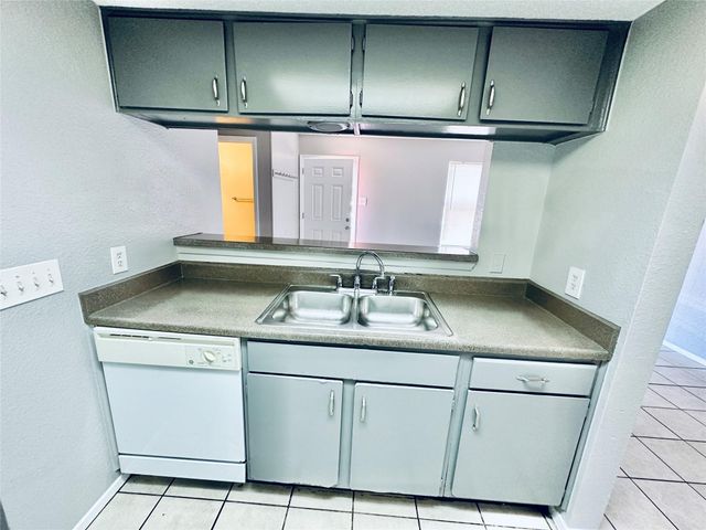 5305 Woodland Oaks CT, Austin, TX 78744