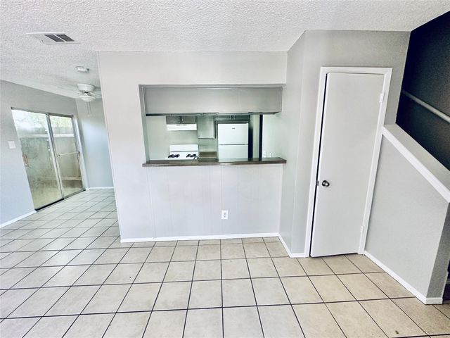 5305 Woodland Oaks CT, Austin, TX 78744