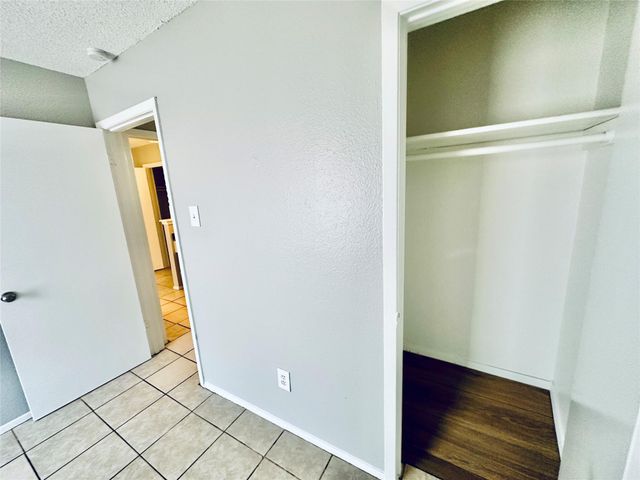 5305 Woodland Oaks CT, Austin, TX 78744