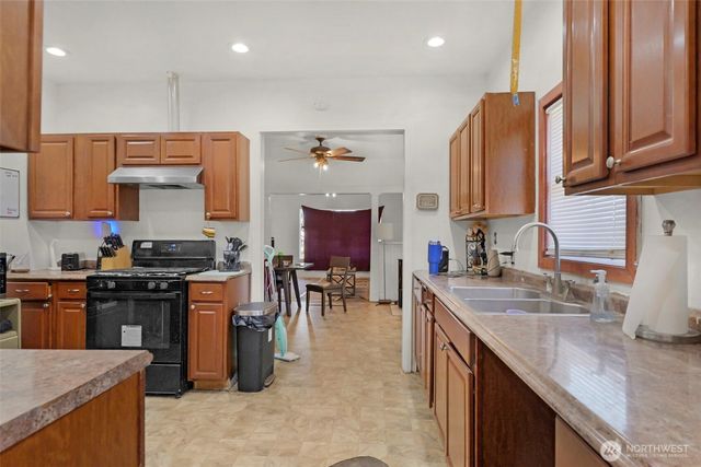 3710 E I Street, Tacoma, WA 98404