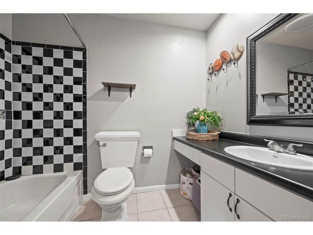 2101 S Victor St B, Aurora, CO 80014