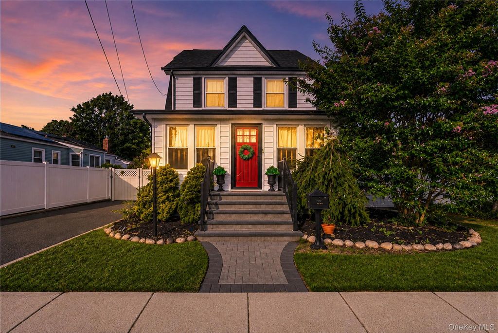 750 Howard Avenue, Copiague, NY 11726 — exterior