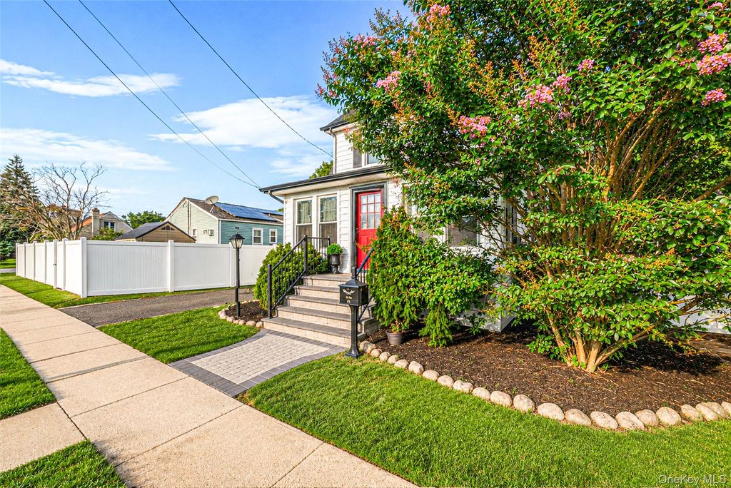 750 Howard Avenue, Copiague, NY 11726 — photo 4