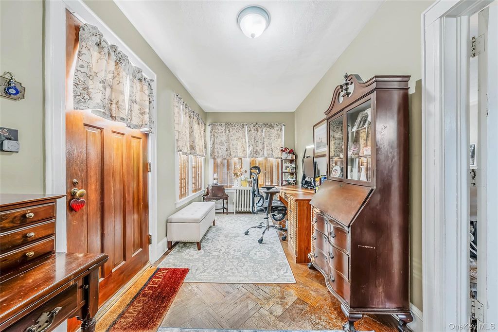 750 Howard Avenue, Copiague, NY 11726 — photo 5