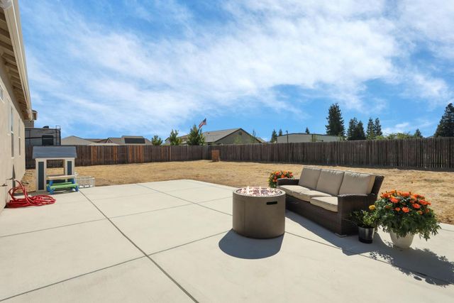 1089 Vasconcellos Ave, Manteca, CA 95336