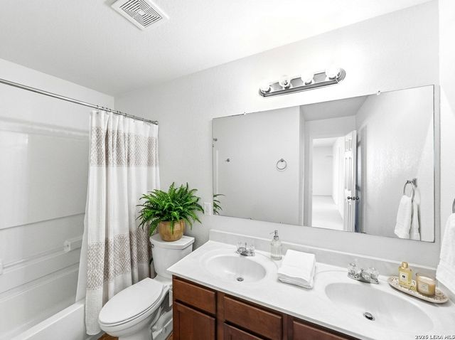 7602 Saratoga, Selma, TX 78154