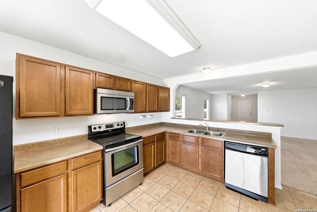 7602 Saratoga, Selma, TX 78154