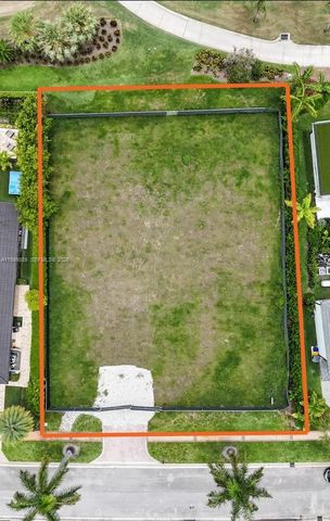 17591 Scarsdale Way, Boca Raton, FL 33496