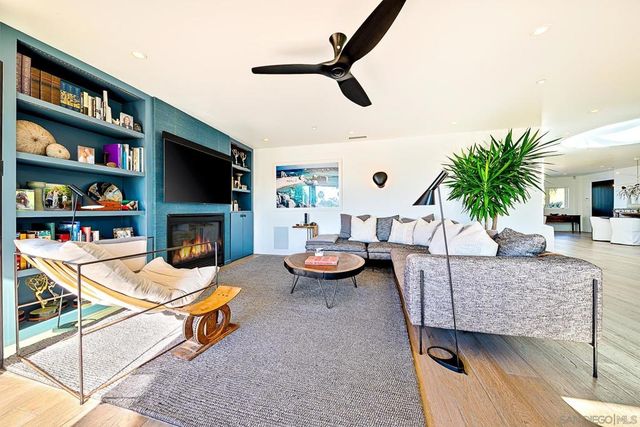 231 Bonair, La Jolla, CA 92037