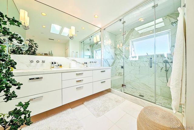 231 Bonair, La Jolla, CA 92037