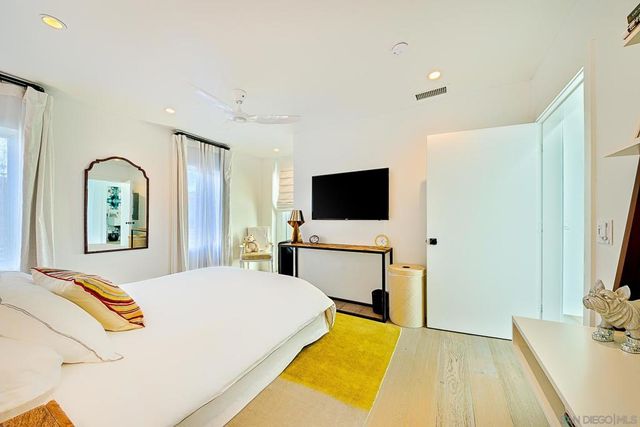 231 Bonair, La Jolla, CA 92037