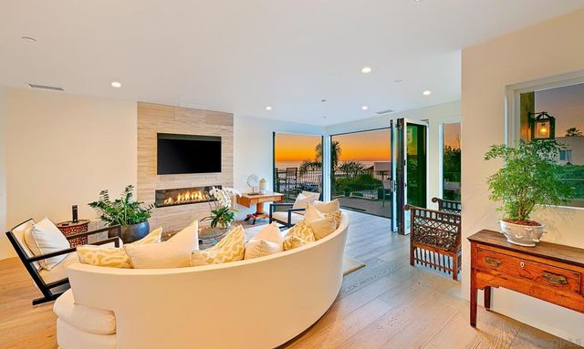 231 Bonair, La Jolla, CA 92037