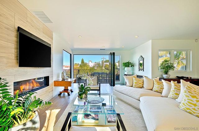 231 Bonair, La Jolla, CA 92037