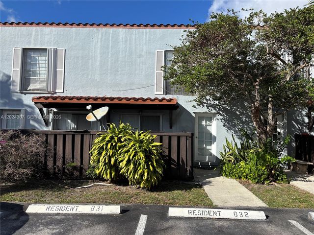 10806 N Kendall Drive P26, Miami, FL 33176