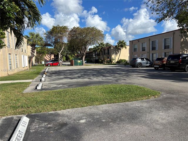10806 N Kendall Drive P26, Miami, FL 33176