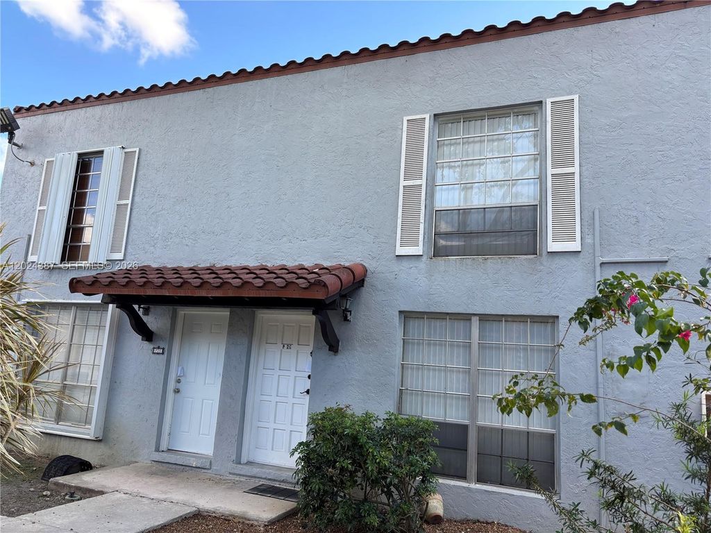 10806 N Kendall Drive P26, Miami, FL 33176