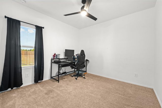 405 W Andover LN, Uhland, TX 78640