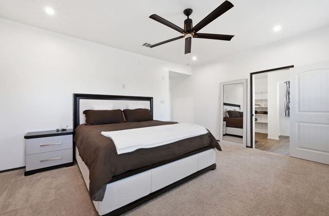 405 W Andover LN, Uhland, TX 78640