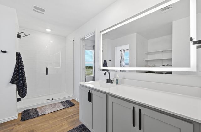 405 W Andover LN, Uhland, TX 78640