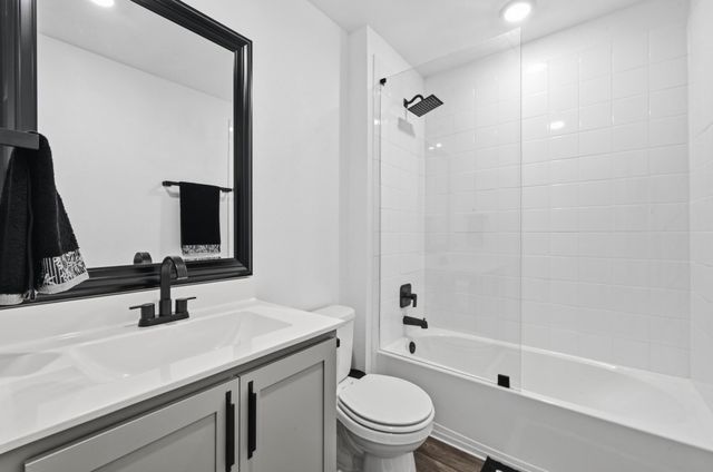 405 W Andover LN, Uhland, TX 78640
