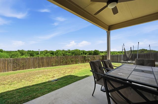405 W Andover LN, Uhland, TX 78640