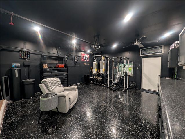405 W Andover LN, Uhland, TX 78640