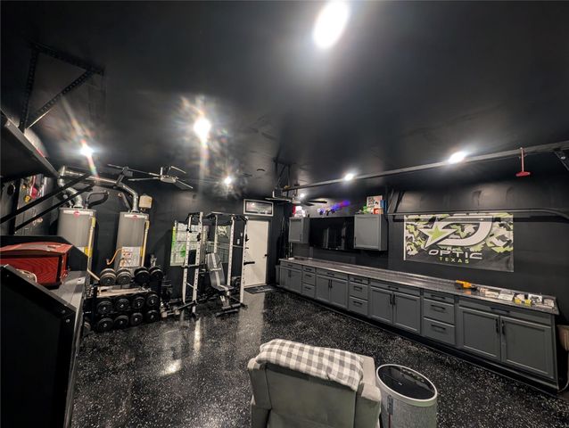405 W Andover LN, Uhland, TX 78640