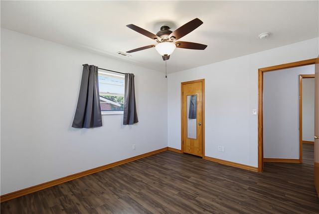 920 N 11th Street, Rogers, AR 72756