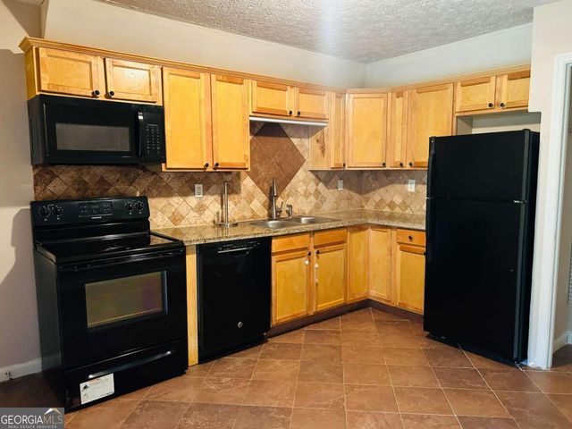 140 Summerwood Drive 140, Fairburn, GA 30213