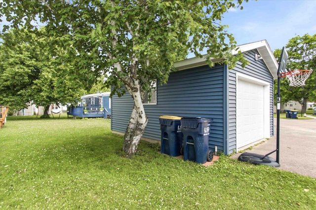 109 Deer Path, Baraboo, WI 53913