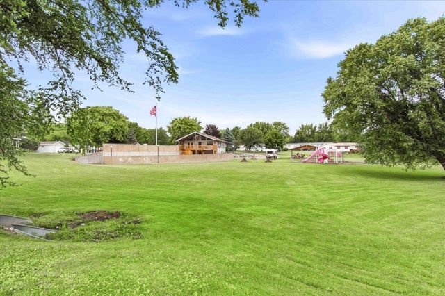 109 Deer Path, Baraboo, WI 53913
