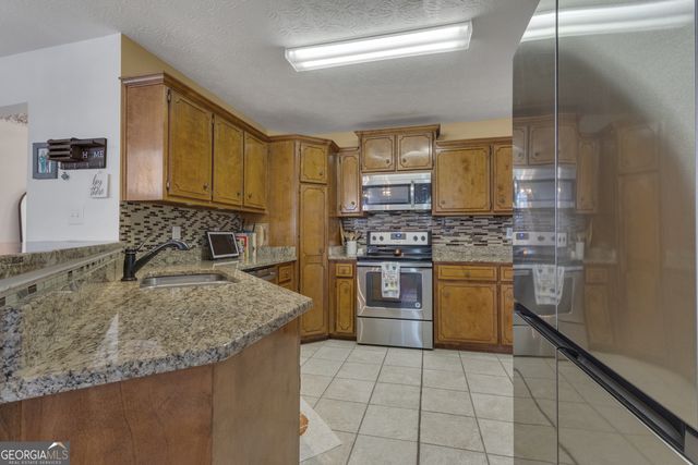 10 Greentree Drive, Newnan, GA 30265
