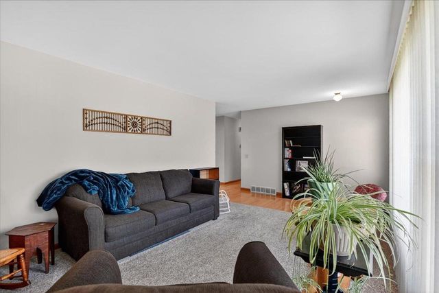 6776 Dawn Drive, Windsor, WI 53598