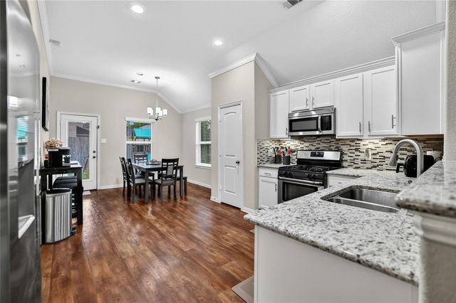 2268 Ivy Wall Drive, Conroe, TX 77301