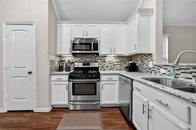 2268 Ivy Wall Drive, Conroe, TX 77301
