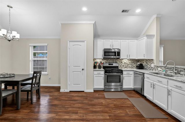 2268 Ivy Wall Drive, Conroe, TX 77301