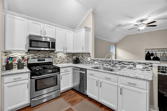 2268 Ivy Wall Drive, Conroe, TX 77301
