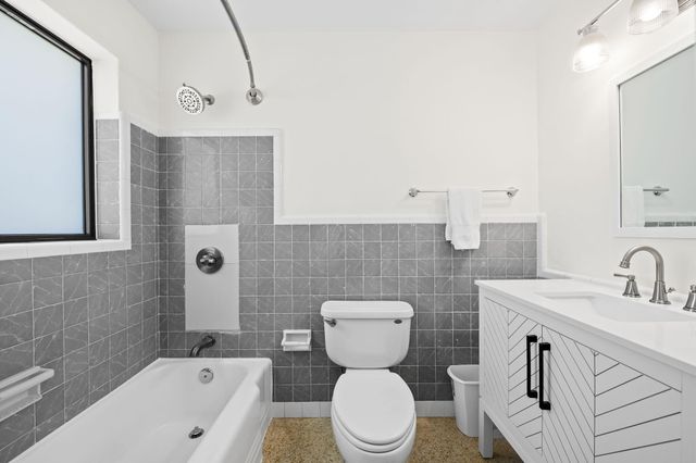 413 NE 25TH Avenue, Pompano Beach, FL 33062