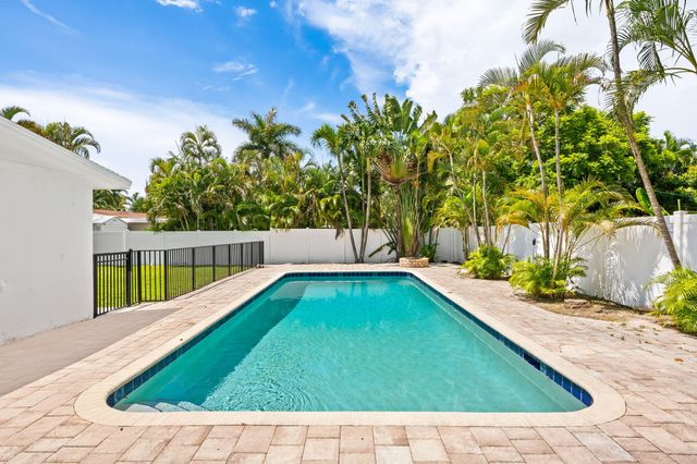 413 NE 25TH Avenue, Pompano Beach, FL 33062