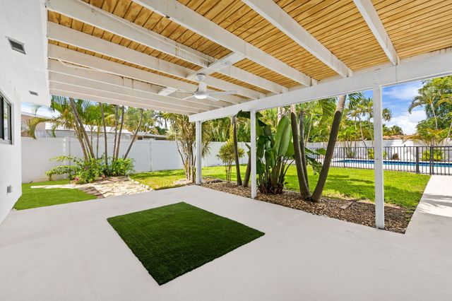 413 NE 25TH Avenue, Pompano Beach, FL 33062