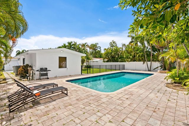 413 NE 25TH Avenue, Pompano Beach, FL 33062