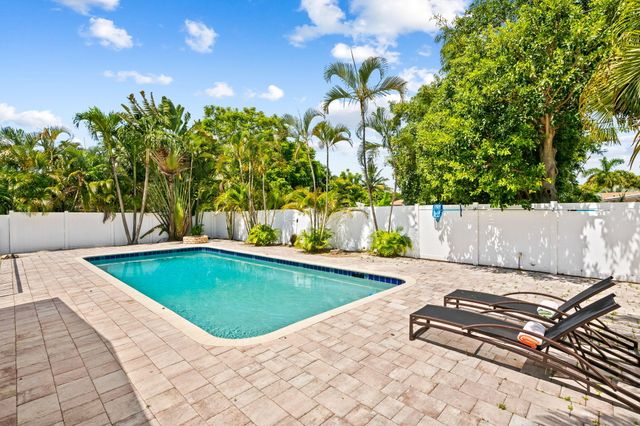 413 NE 25TH Avenue, Pompano Beach, FL 33062
