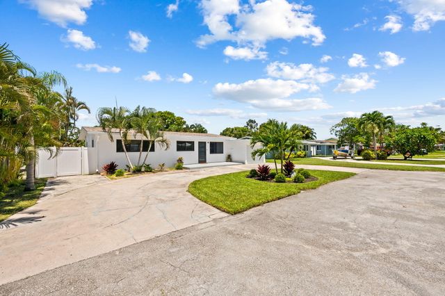 413 NE 25TH Avenue, Pompano Beach, FL 33062
