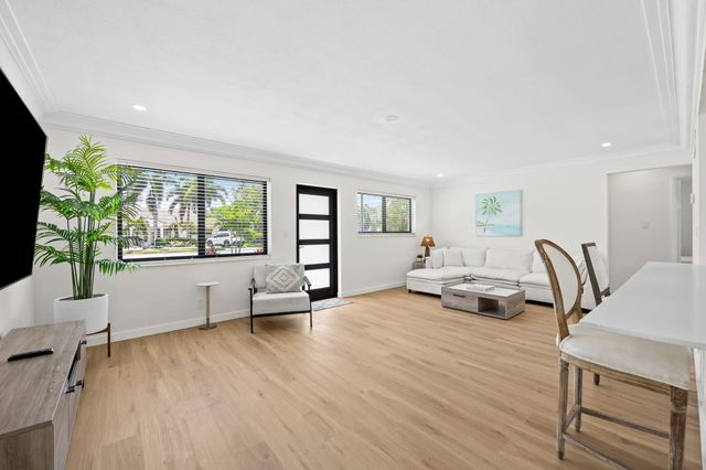 413 NE 25TH Avenue, Pompano Beach, FL 33062