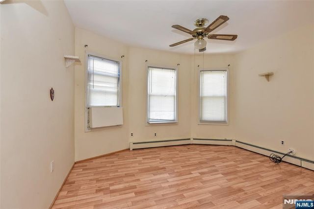 70 Main Avenue, Wallington, NJ 07057