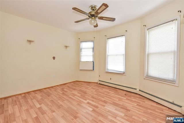 70 Main Avenue, Wallington, NJ 07057