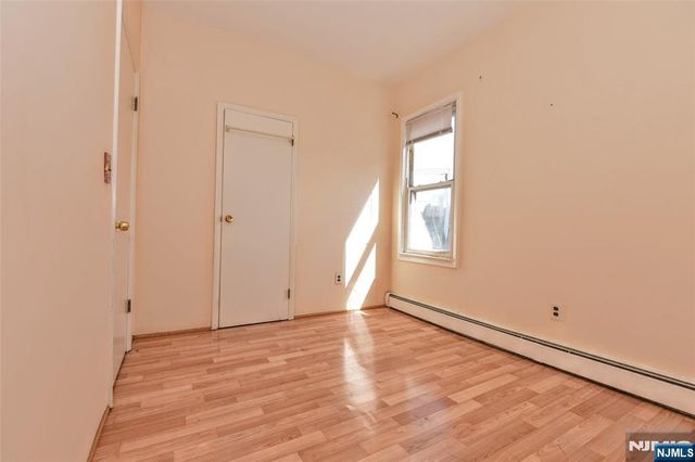 70 Main Avenue, Wallington, NJ 07057